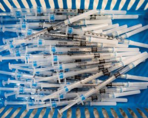 В Pfizer сообщили, когда появится вакцина против Covid-штамма Omicron