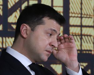 Президент получил зарплату меньше, чем у Медведчука