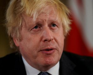 Премьера Джонсона допросят в парламенте о нарушении карантина