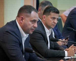 Більше за Зеленського отримує навіть його прессекретар: назвали зарплати в Офісі президента