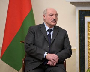 Лукашенко обвинил Украину в стягивании войск к белорусской границе