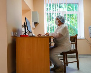 Підвищення зарплат медикам: МОЗ пояснило, кому і скільки