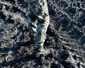 Пустив кулю в підборіддя: на Донбасі знайшли застреленим молодого контрактника