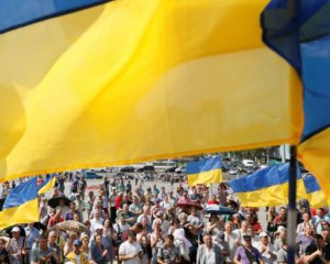 Влада має невтішу думку українців про стан справ у країні - опитування