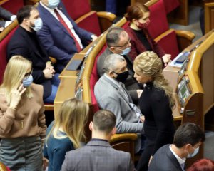 Рада берет две недели карантина: проголосовали &quot;слуги&quot; и фракция Тимошенко