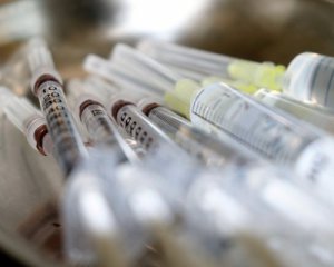 Уряд змінив термін отримання бустерної дози Covid-вакцини