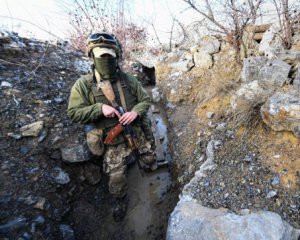 Окупанти зрешетили кулями позиції ЗСУ біля Мар&#039;їнки