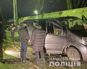 Забив молотком та зарізав: поліція затримала підозрюваного за подвійне вбивство