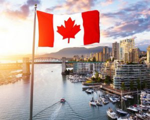 Власти Канады призвали своих граждан уехать из Украины