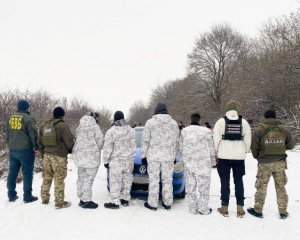 Українці намагалися незаконно перевезти афганців через кордон