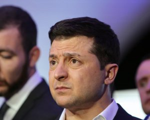 Зеленский тянет с антиукраинским телеканалом Мураева – Стерненко