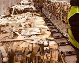 В Україну прибула військова допомога від США та Британії