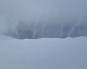 Небезпечне явище у Карпатах показали на відео