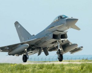 Российская угроза: Великобритания готова отправить истребители Typhoon