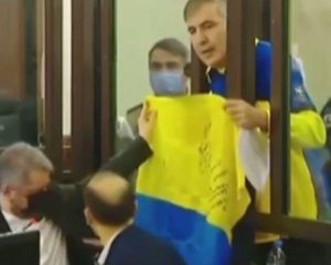 Саакашвили в суде спел гимн Украины