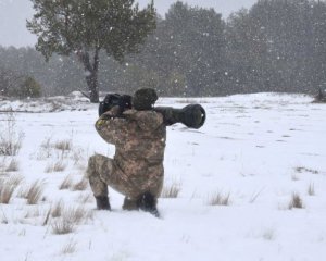 Военные на Донбассе получили современное пехотное вооружение