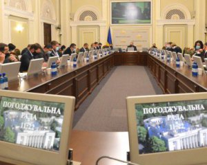 Депутаты собрались в Раде - Стефанчук говорит не паниковать
