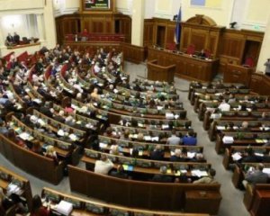 До Ради можуть пройти сім партій, лідирує &quot;Євросолідарність&quot; — опитування КМІС