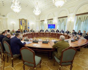 Зеленский расширил санкции СНБО против Шария и Гужвы