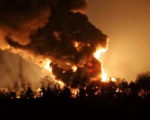 Пожежа у Василькові: загрози розливу пального немає, поблизу проходять бої