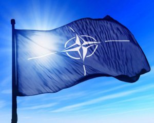 НАТО не будет закрывать небо над Украиной: Столтенберг объяснил причину