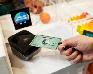 American Express останавливает работу в России и Беларуси