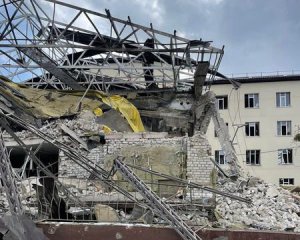 Без світла тепла і води: життя пацієнтів зруйнованої Ізюмської лікарні під загрозою