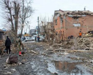 &quot;Підпалюють хати і змушують на це дивитися&quot; - окупанти влаштували тотальний терор на Сумщині