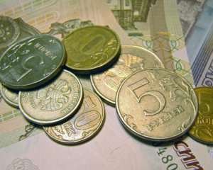 Обвал рубля: долар оновив історичний максимум на Мосбіржі