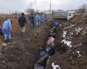 Скидають насипом і палять: Путін заборонив везти трупи солдатів у РФ