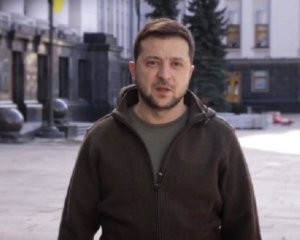 "Йдемо до перемоги" - Зеленський записав перше відеозвернення з вулиці