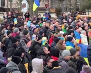 Тысячи людей с украинскими флагами: Бердянск протестует против оккупантов