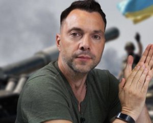Арестович назвав два можливі терміни закінчення війни