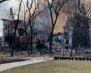 &quot;Немає шансів вибратись&quot; - у Маріуполі під завалами Драмтеатру залишається щонайменше 1300 людей