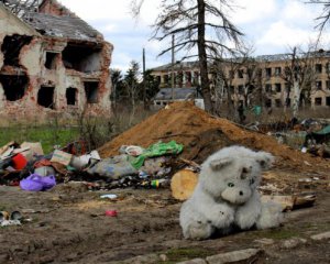 Гатять з важкої артилерії -  окупанти нещадно обстрілюють міста та села