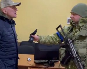 &quot;За удар в спину Украине&quot;: послу Белоруссии вручили &quot;30 серебряников&quot; за предательство