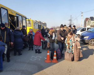 Евакуація із Бучі: вдалося вивезти ще сім автобусів із людьми