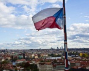 Біженці з України зможуть працювати в Чехії без спеціального дозволу: назвали дату