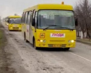 Евакуацію гуманітарними коридорами продовжують: скільки українців вдалося врятувати за добу