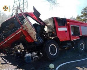 Оккупанты в Сумской облсти &quot;отжали&quot; пожарную машину, частные авто и &quot;скорую&quot;