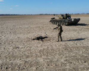 Російський солдат пригнав на українські позиції танк і здався