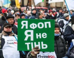 Половина украинцев потеряли работу из-за войны