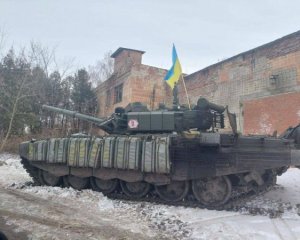 Окупанти несуть великі втрати – на Запоріжжі у ворога відібрали чотири бронетранспортери та танк