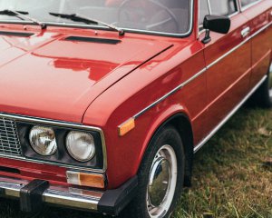 Російський автопром на межі: "АвтоВАЗ" скорочує робочий тиждень