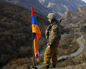 Нагірний Карабах запровадив воєнний стан та просить допомоги у Росії