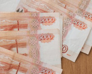 Окупанти почали роздавати рублі, люди міняють їх на гривні