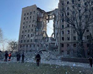 Зачепило кабінет Кіма: окупанти розбили будівлю Миколаївської ОВА (оновлено)