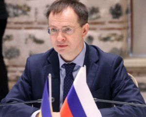 Во время переговоров российские террористы продолжали обстреливать Украину