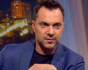 Наступ Росії на Київ провалився, білорусів втягувати бояться – Арестович