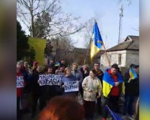 В Голой Пристани люди вышли на митинг: что требуют
